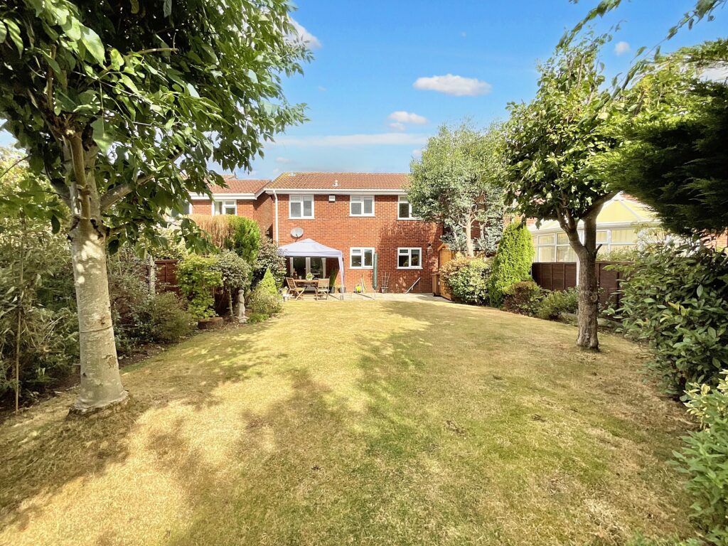 Bostock Close, Stone, ST15