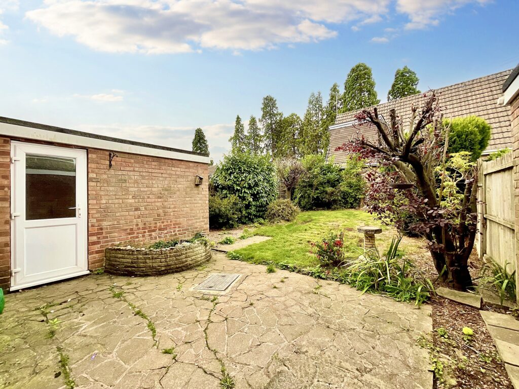 Larchfields, Stone, ST15