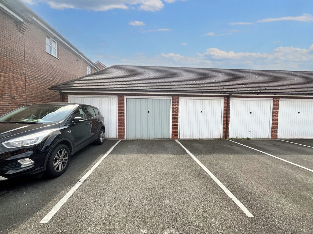 Parklands Drive, Weston, CW2