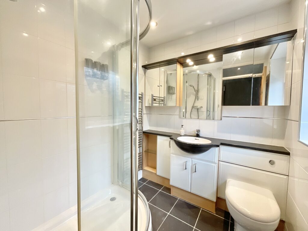 Redwood Avenue, Stone, ST15