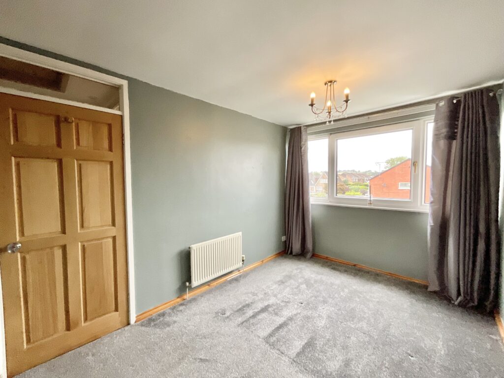 Redwood Avenue, Stone, ST15