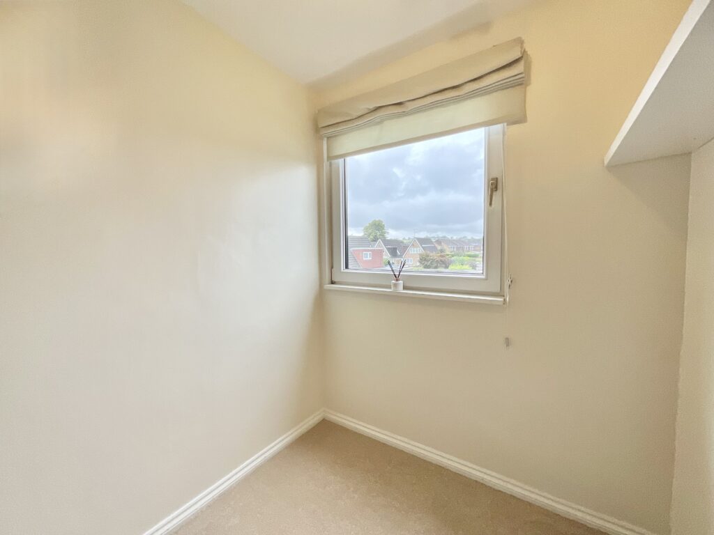 Redwood Avenue, Stone, ST15
