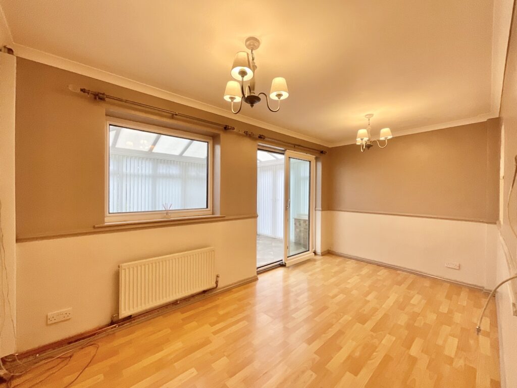 Redwood Avenue, Stone, ST15