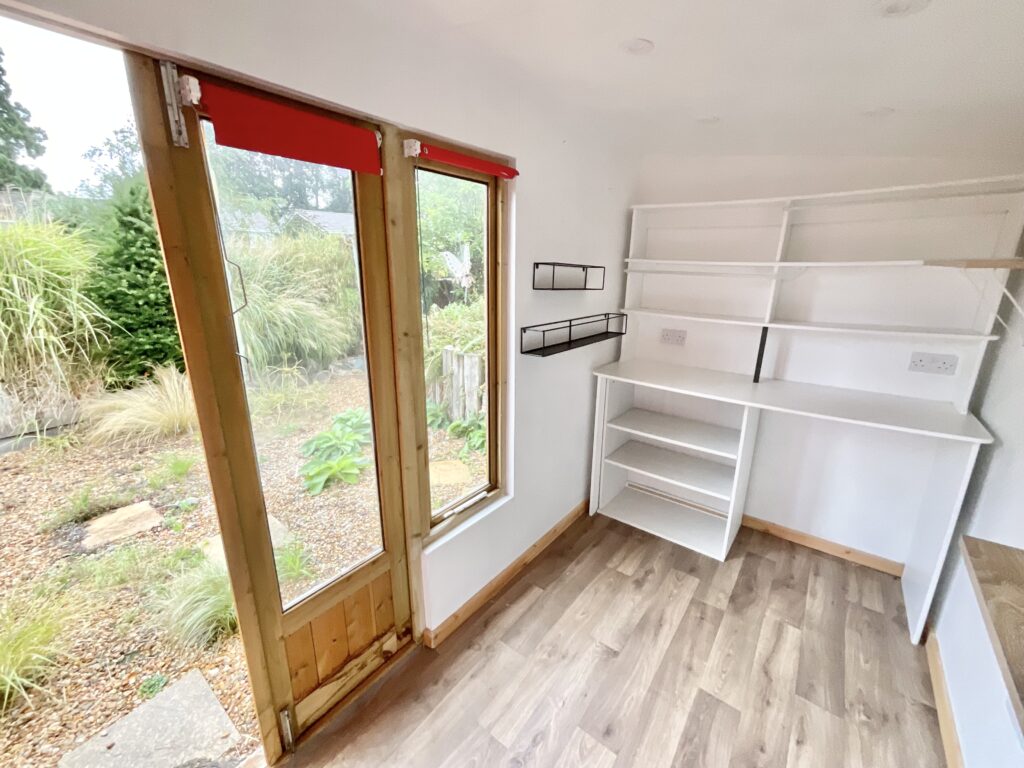 Redwood Avenue, Stone, ST15