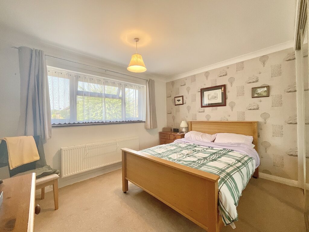 Fairview Avenue, Weston, CW2