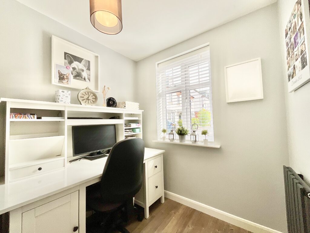 Avondale Circle, Stafford, ST18