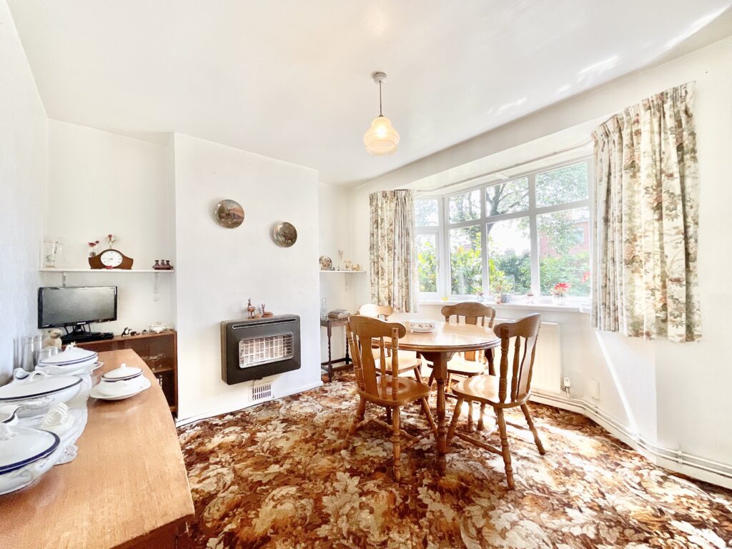 Walton Way, Stone, ST15