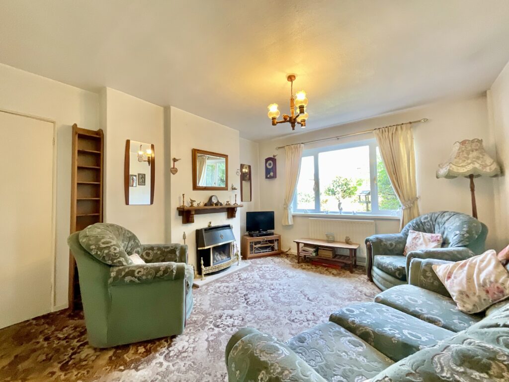 Walton Way, Stone, ST15