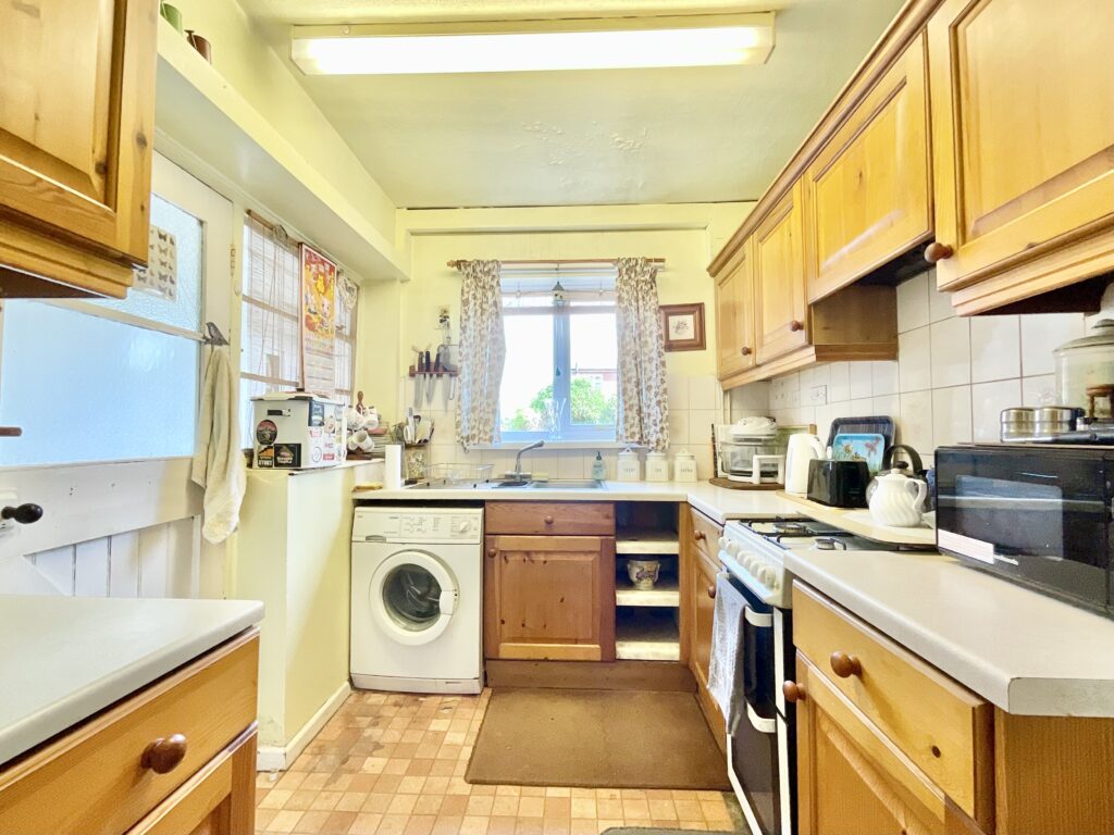 Walton Way, Stone, ST15