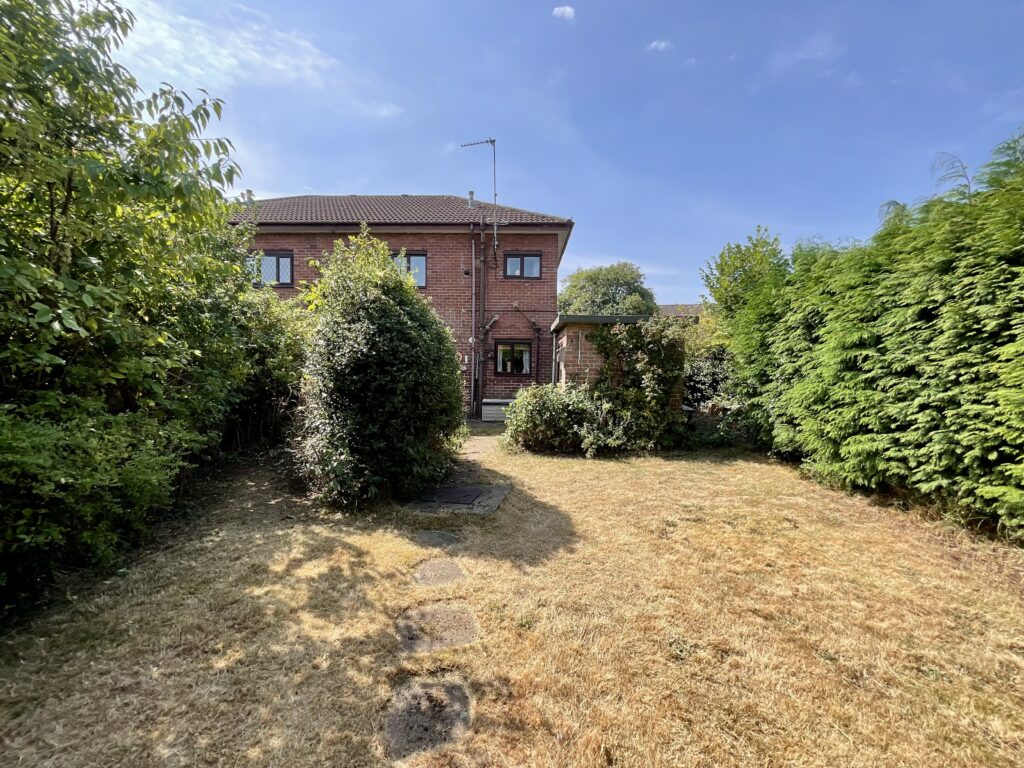 Walton Way, Stone, ST15