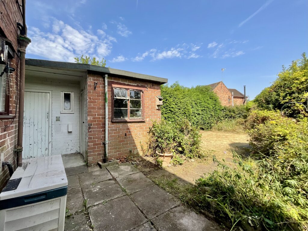Walton Way, Stone, ST15