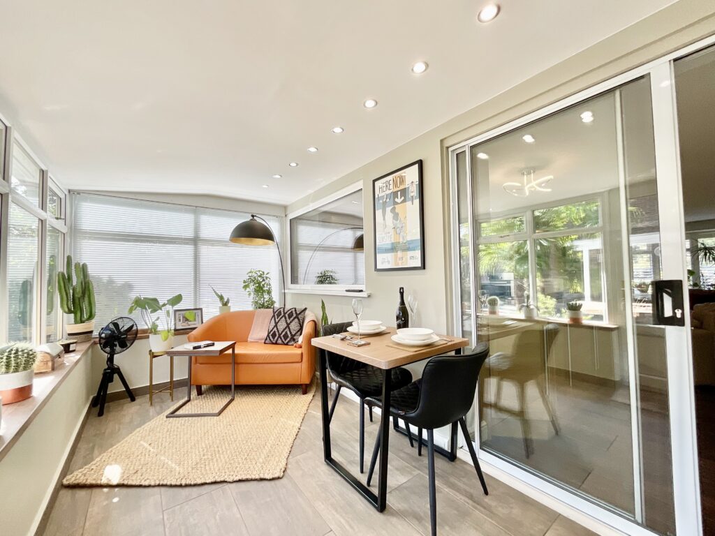 Redwood Avenue, Stone, ST15