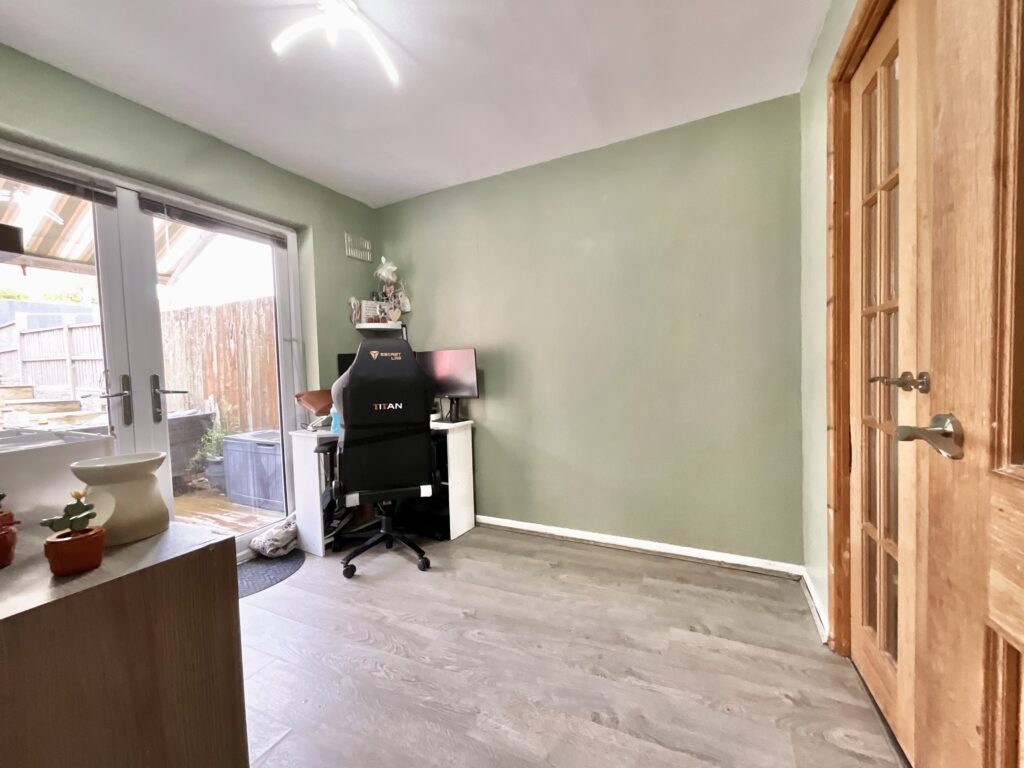 Boxwood Road, Tean, ST10