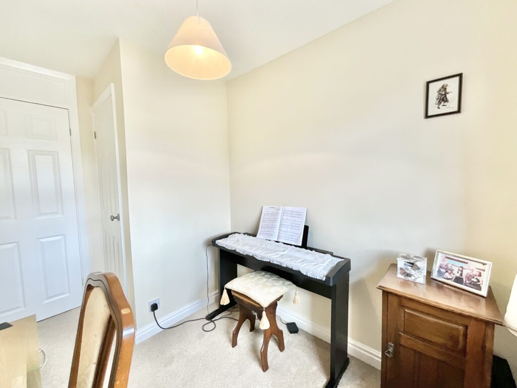 Wallfield Close, Tean, ST10