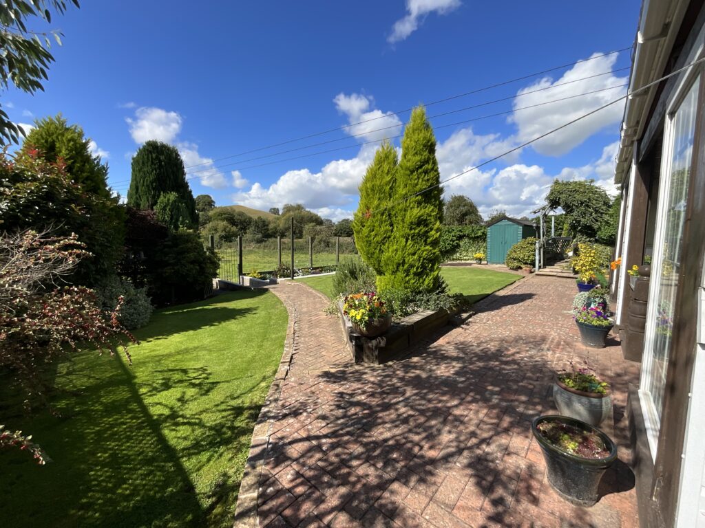 Willow Close, Tean, ST10
