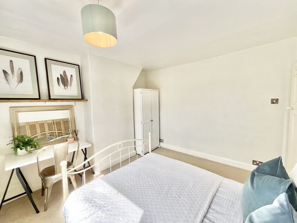 Cellarhead Road, Werrington, ST9