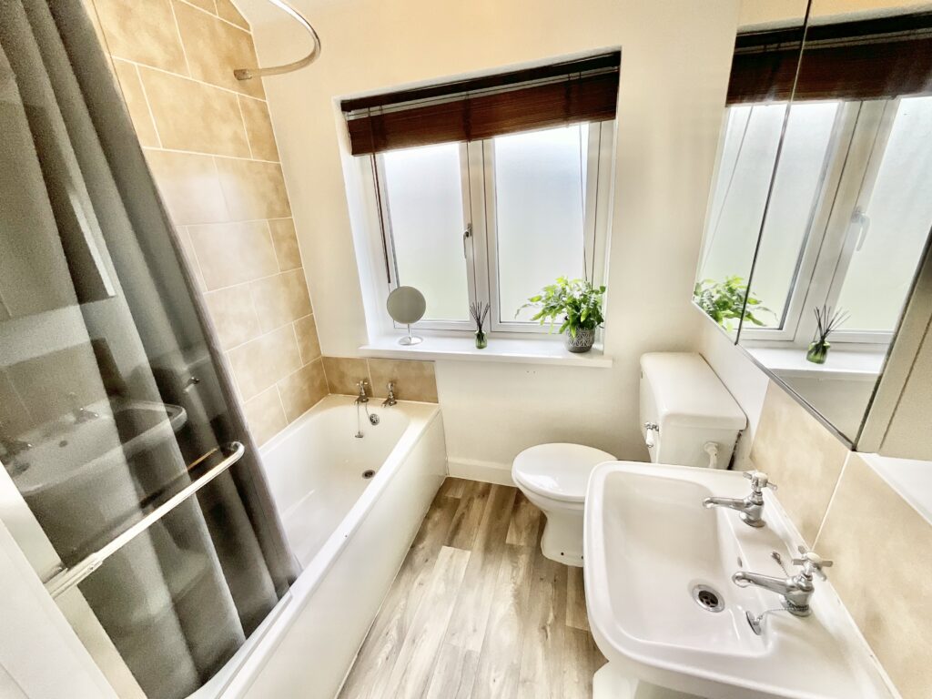 Cellarhead Road, Werrington, ST9
