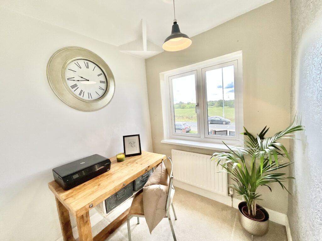 Cellarhead Road, Werrington, ST9