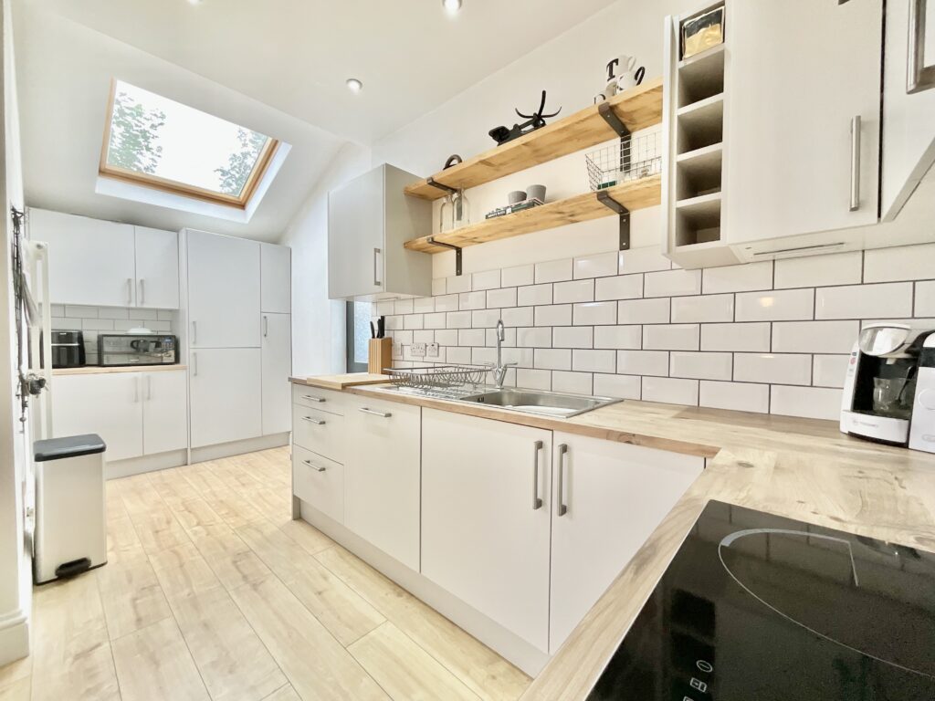 Cellarhead Road, Werrington, ST9
