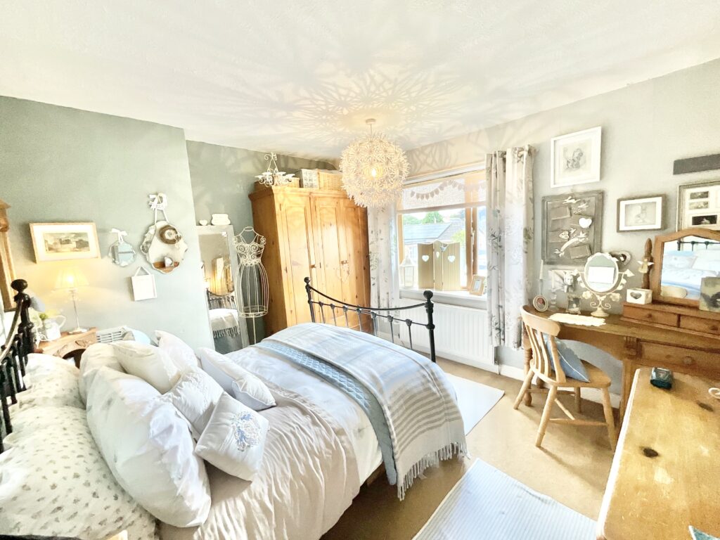 New Avenue, Draycott, ST11