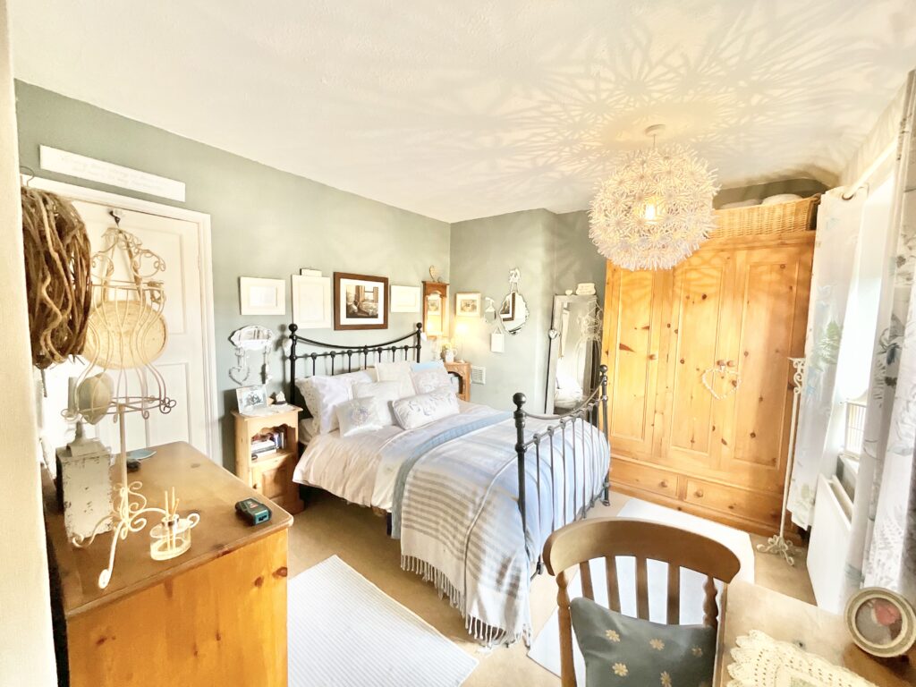New Avenue, Draycott, ST11