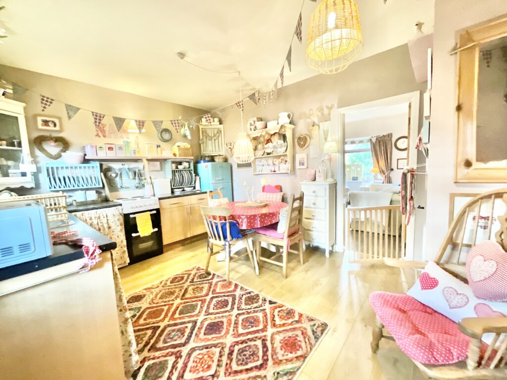 New Avenue, Draycott, ST11