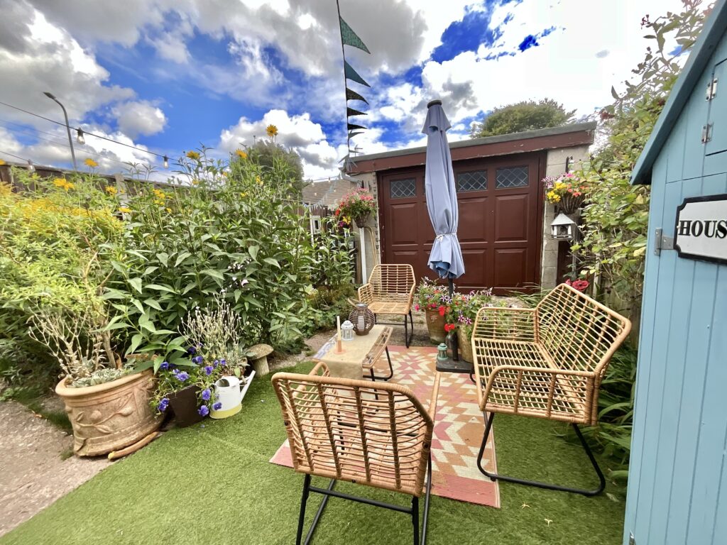 New Avenue, Draycott, ST11