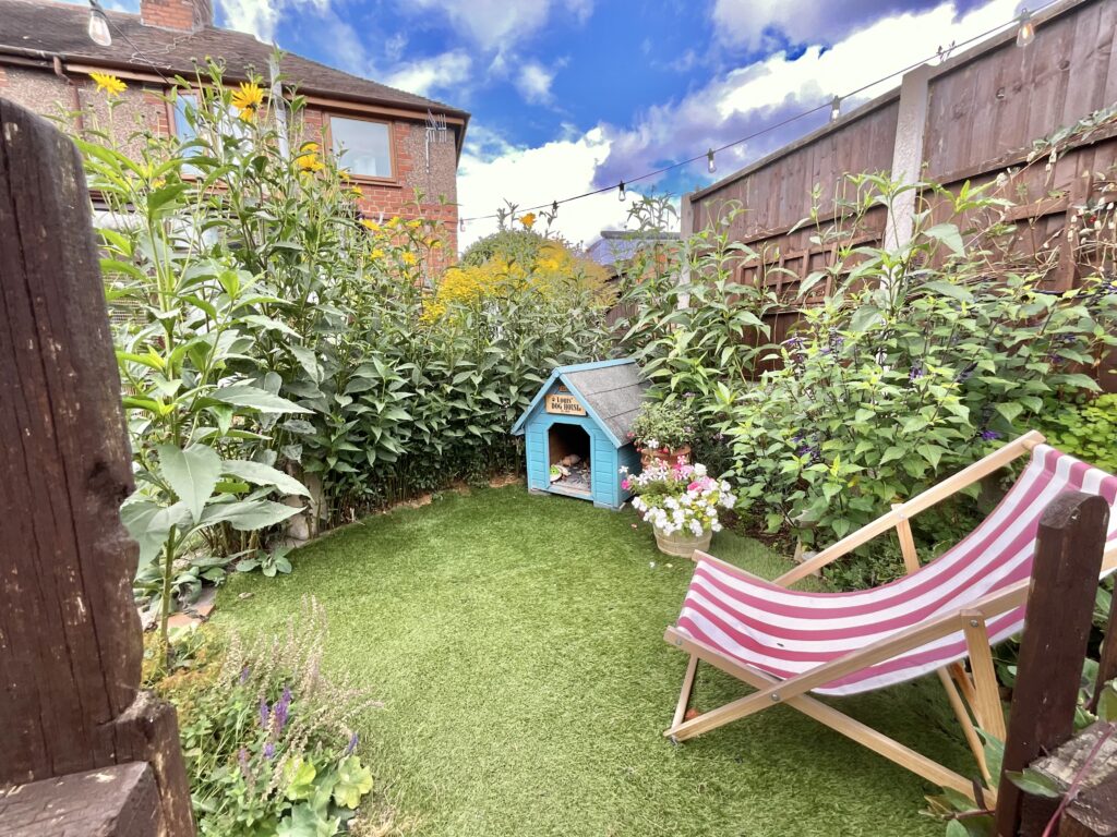 New Avenue, Draycott, ST11
