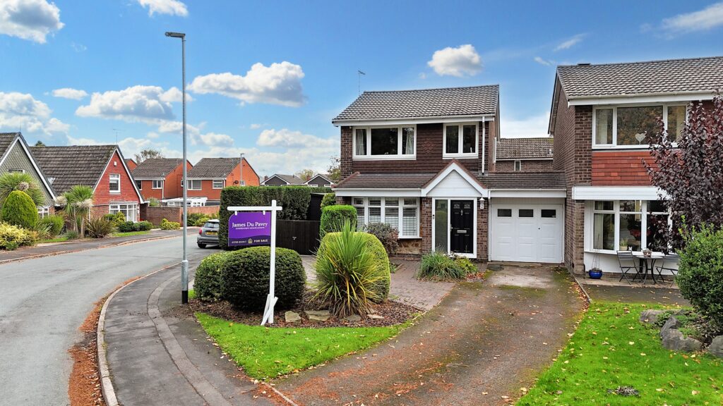 Redwood Avenue, Stone, ST15