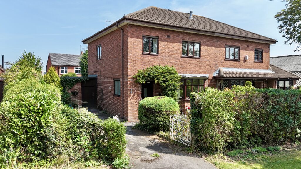 Walton Way, Stone, ST15