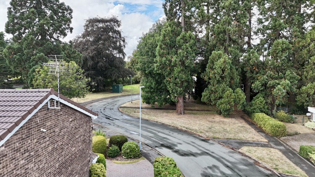 Redwood Avenue, Stone, ST15