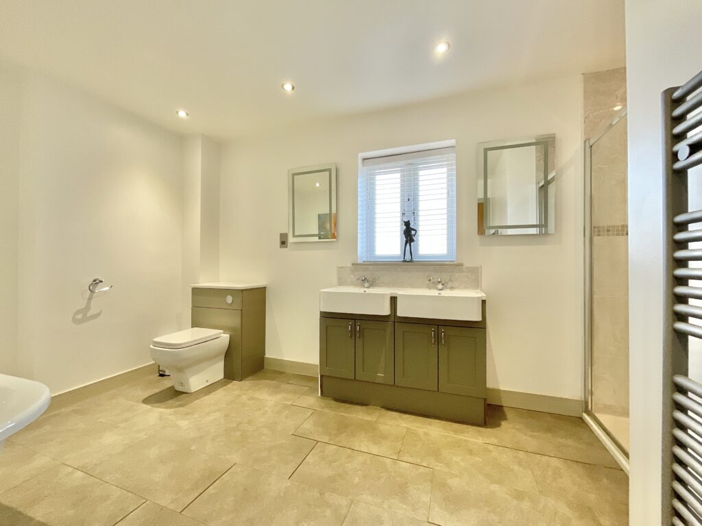 Stafford Road, Woodseaves, ST20