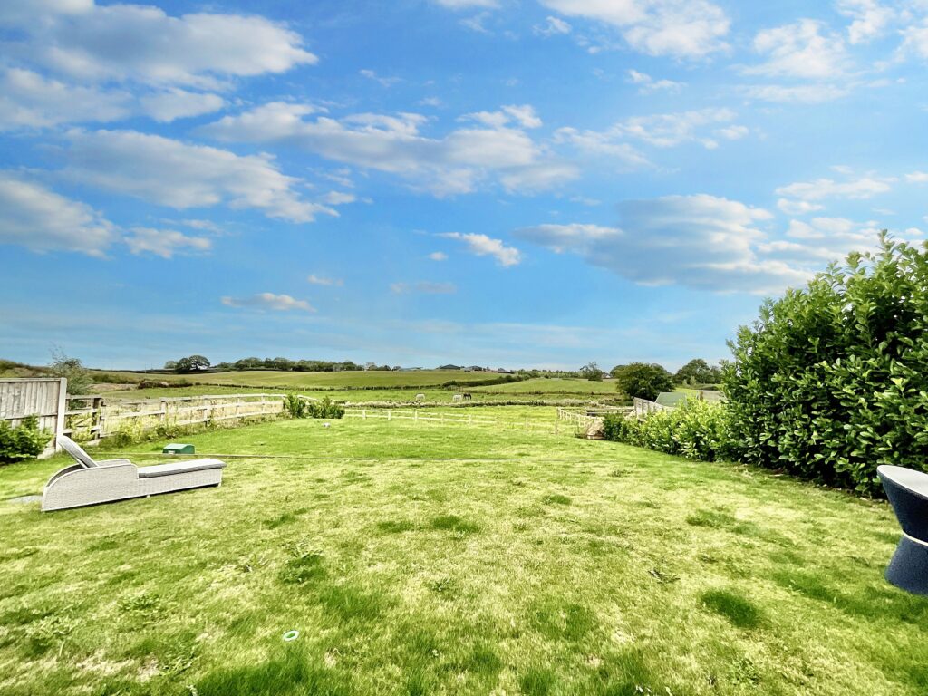 Stafford Road, Woodseaves, ST20
