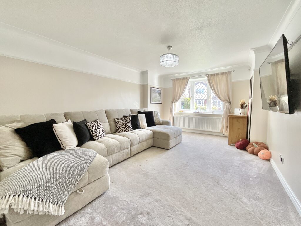 Potters Avenue, Yarnfield, ST15
