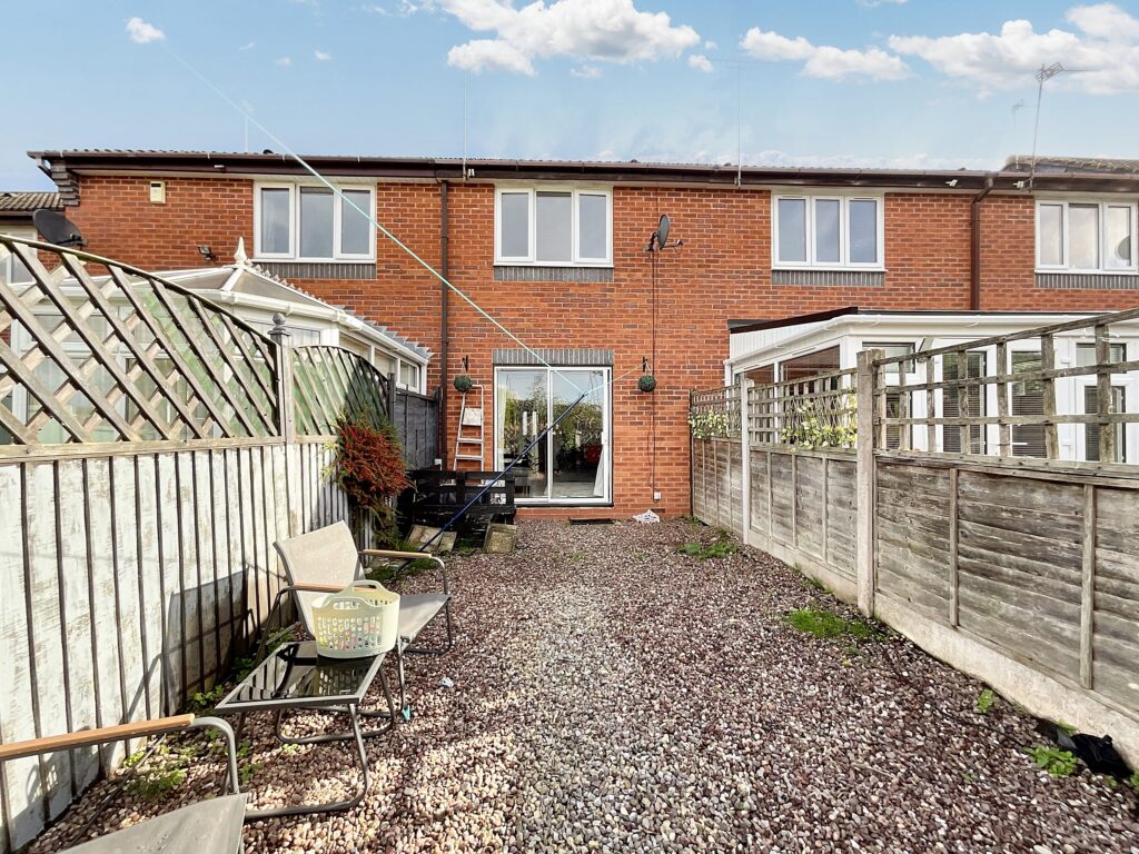 Chestnut Grove, Stone, ST15