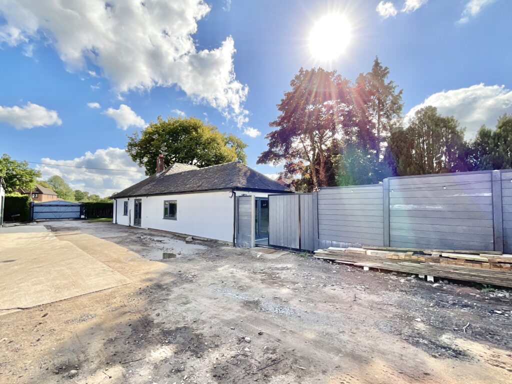 Long Lane, Derrington, ST18
