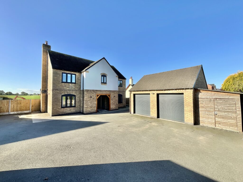 Stafford Road, Woodseaves, ST20