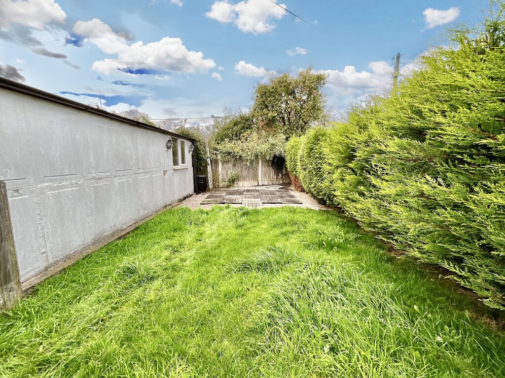 Stuart Avenue, Draycott, ST11