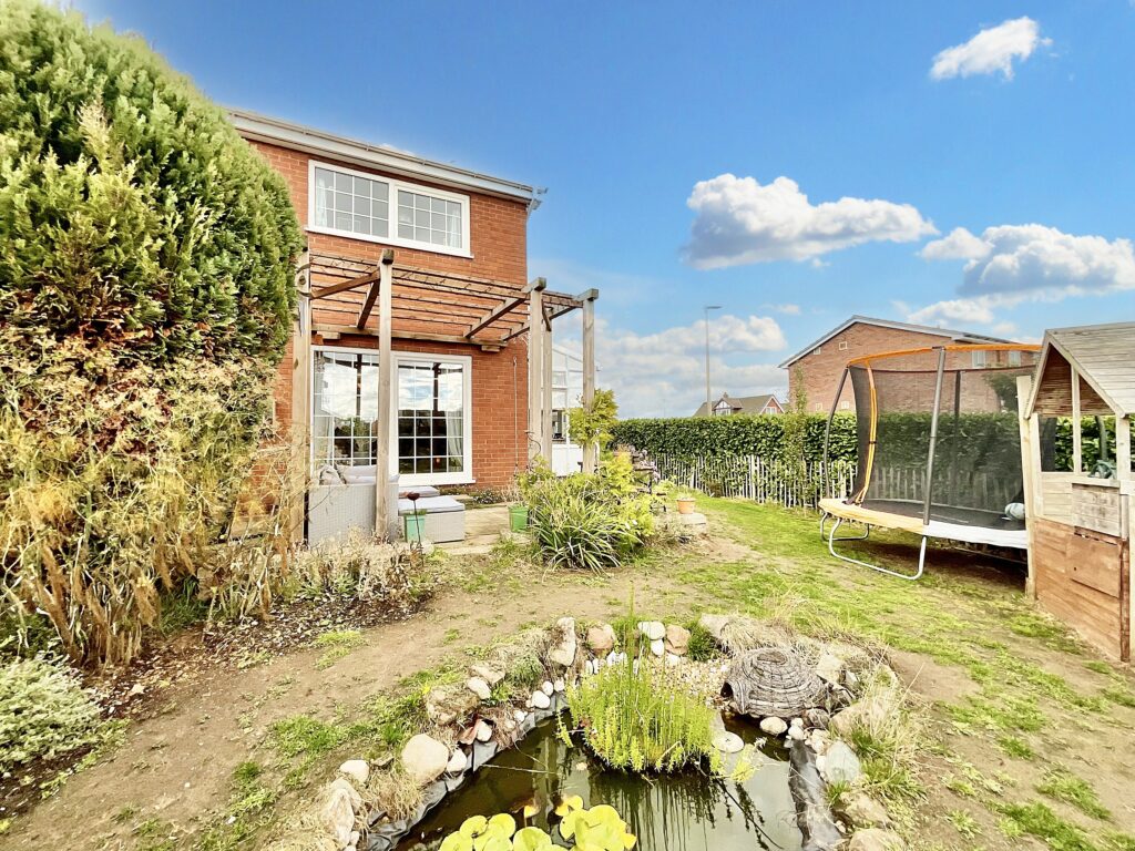 Moorlands Drive, Wybunbury, CW5