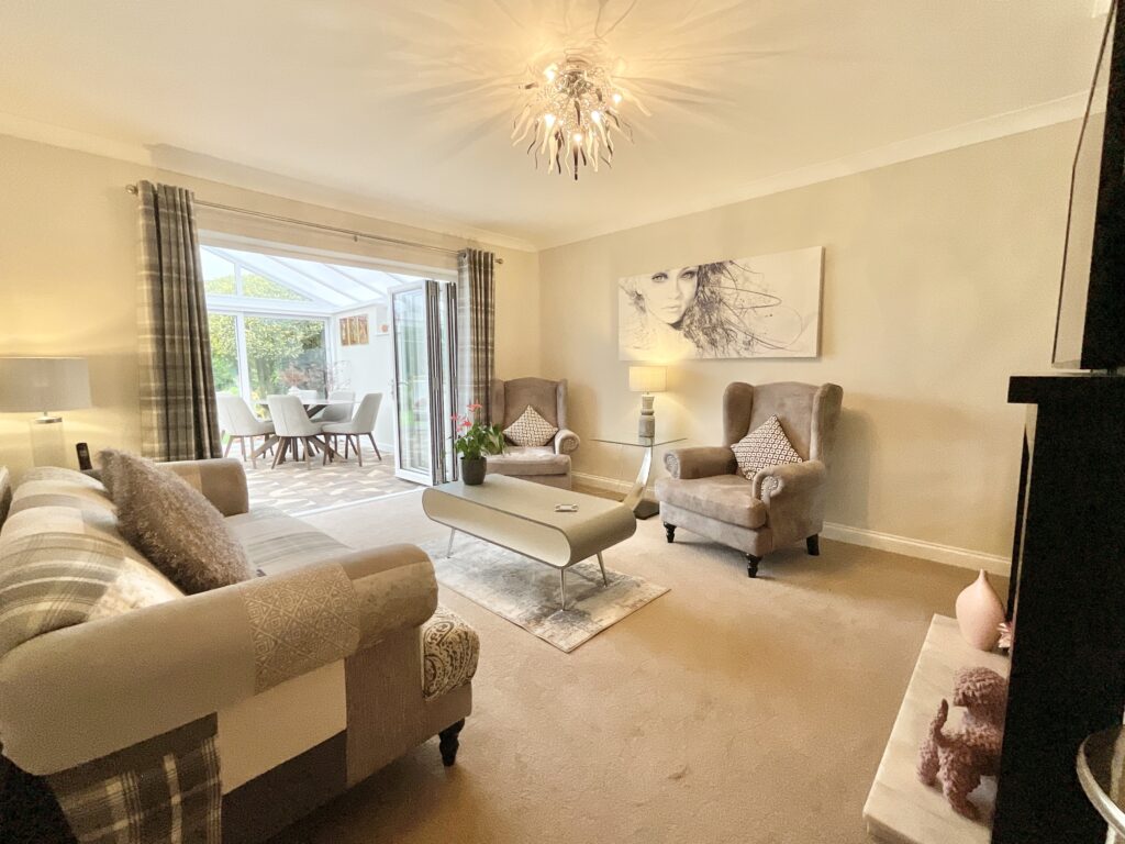 Meadow Lane, Derrington, ST18