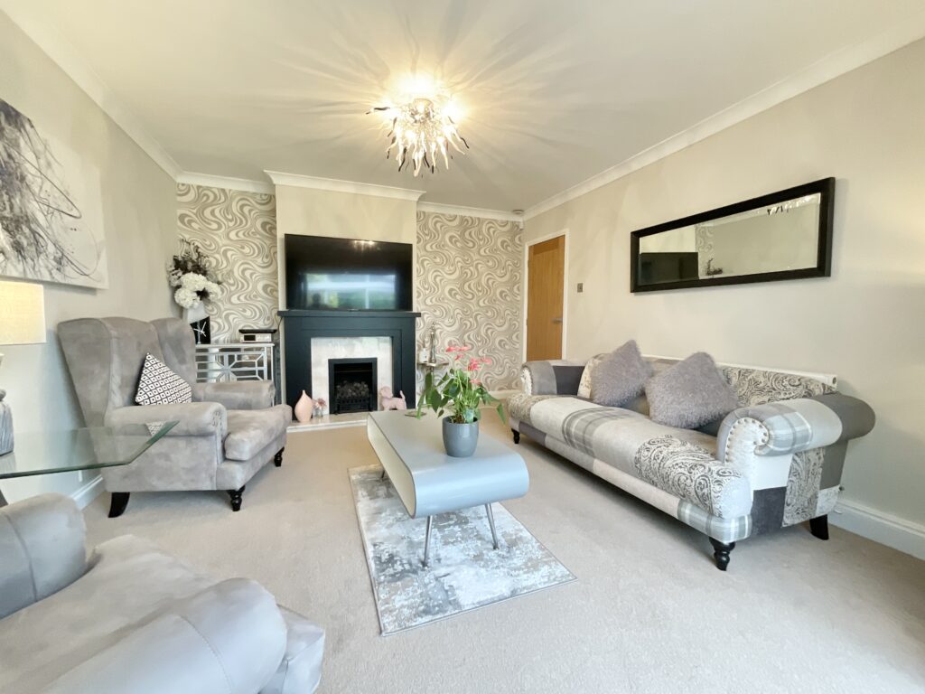Meadow Lane, Derrington, ST18