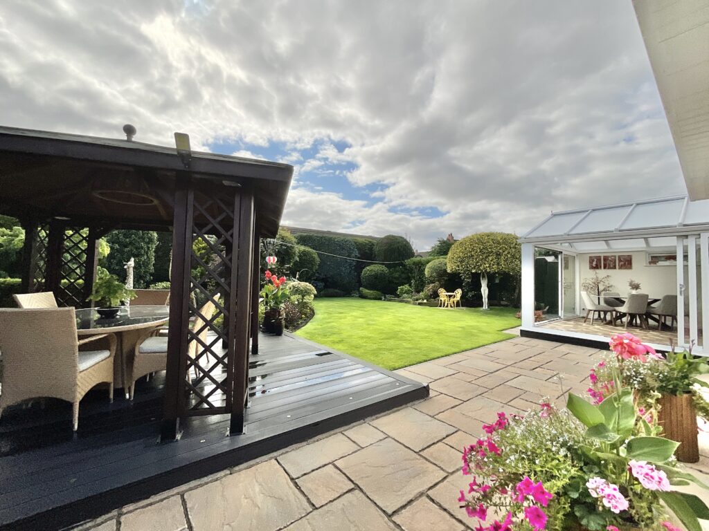 Meadow Lane, Derrington, ST18