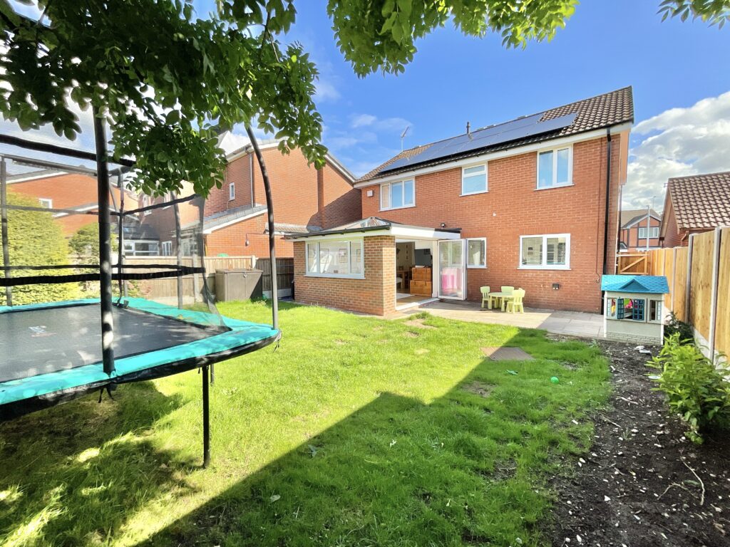 Potters Avenue, Yarnfield, ST15