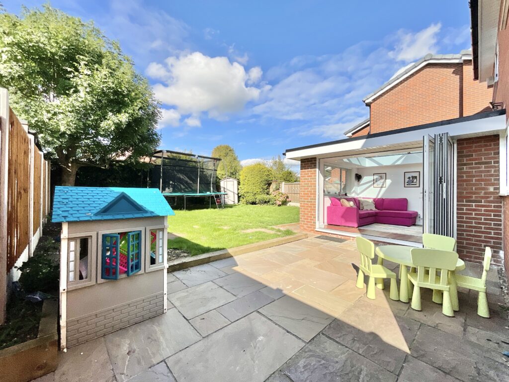 Potters Avenue, Yarnfield, ST15