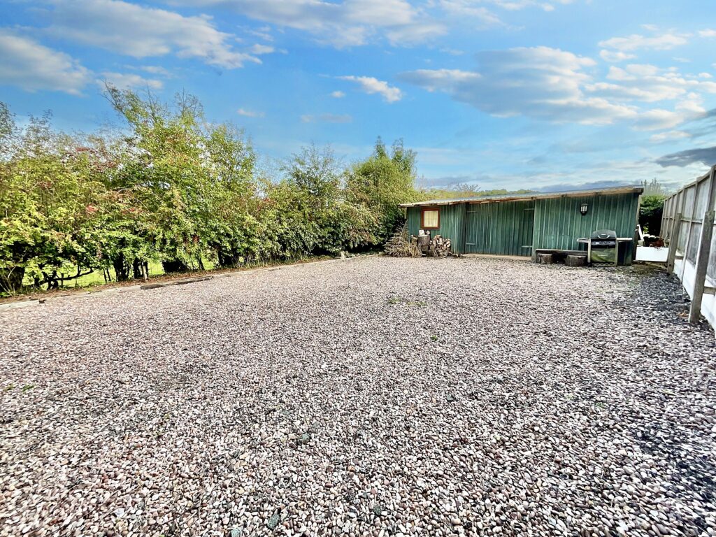 Outlanes, Stone, ST15