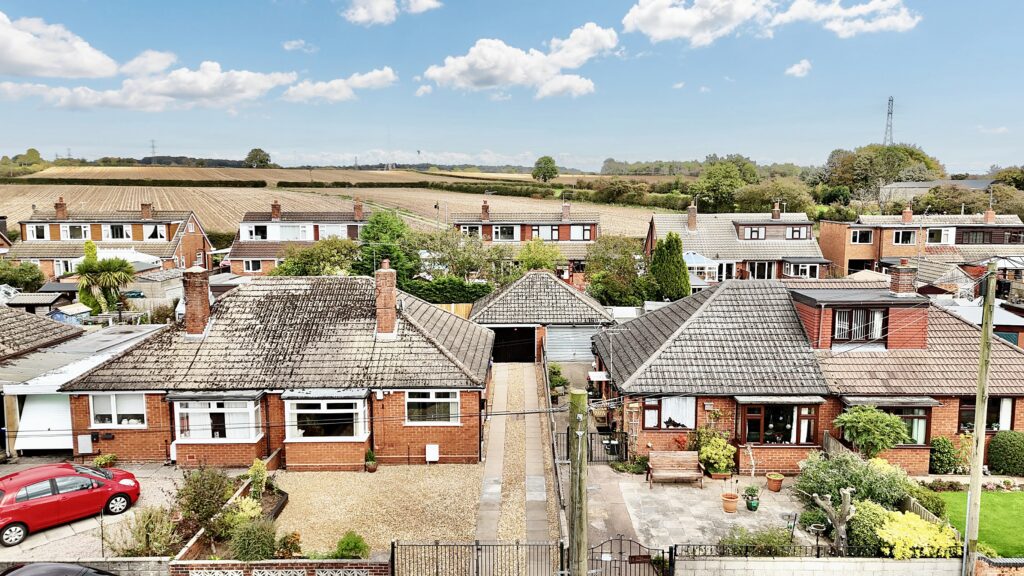 New Avenue, Draycott, ST11
