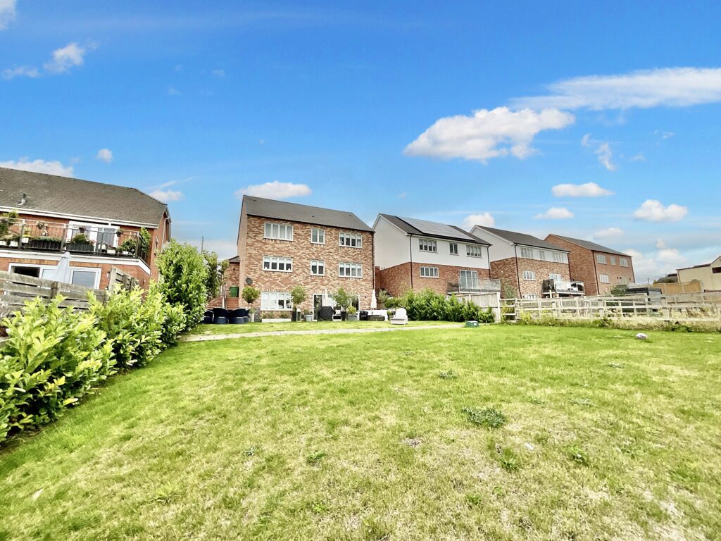 Stafford Road, Woodseaves, ST20
