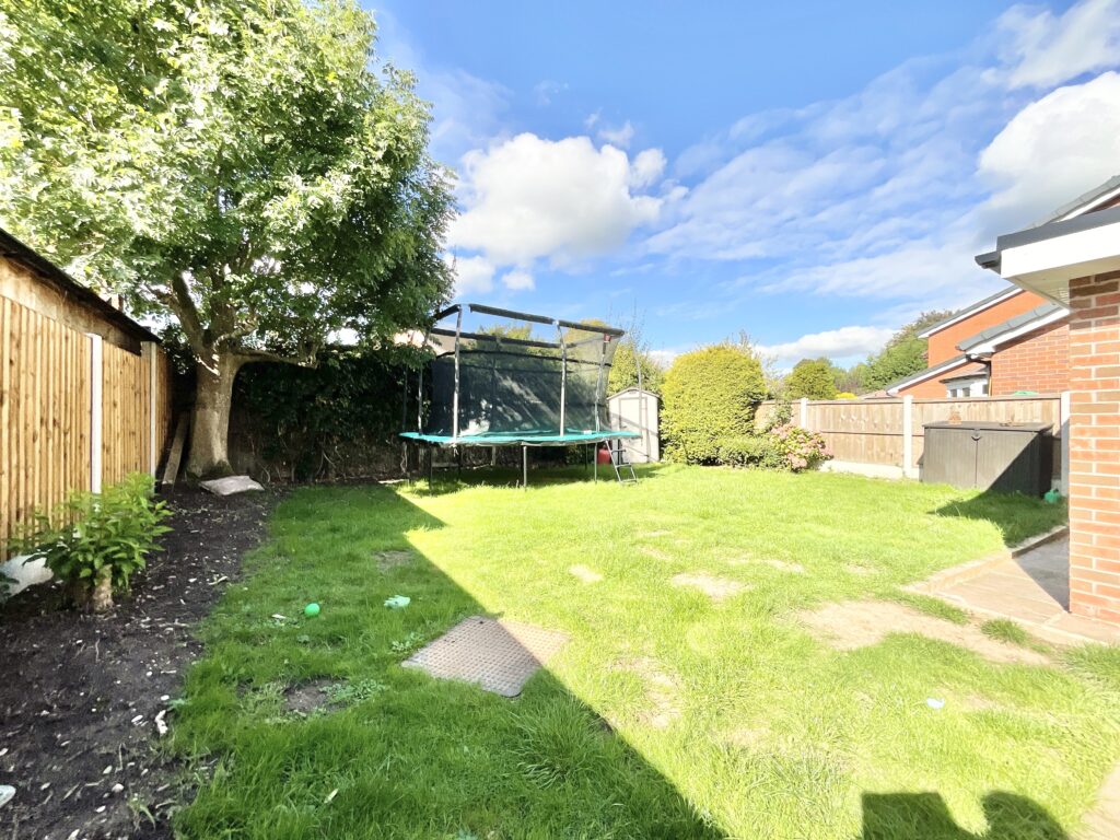 Potters Avenue, Yarnfield, ST15