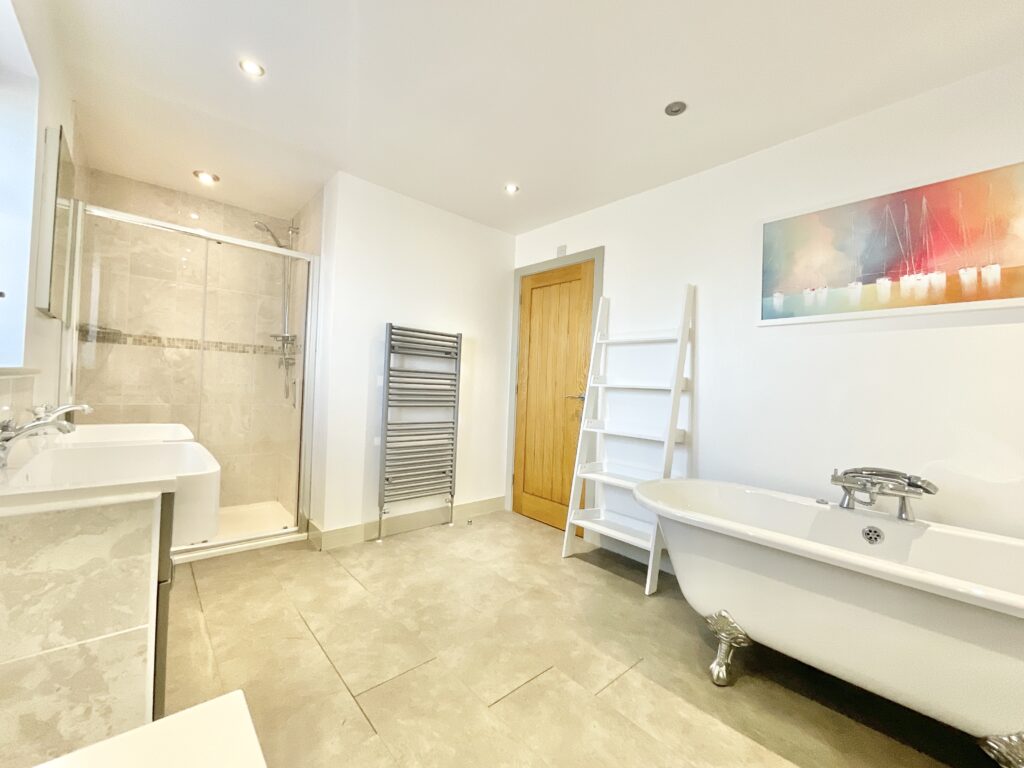 Stafford Road, Woodseaves, ST20