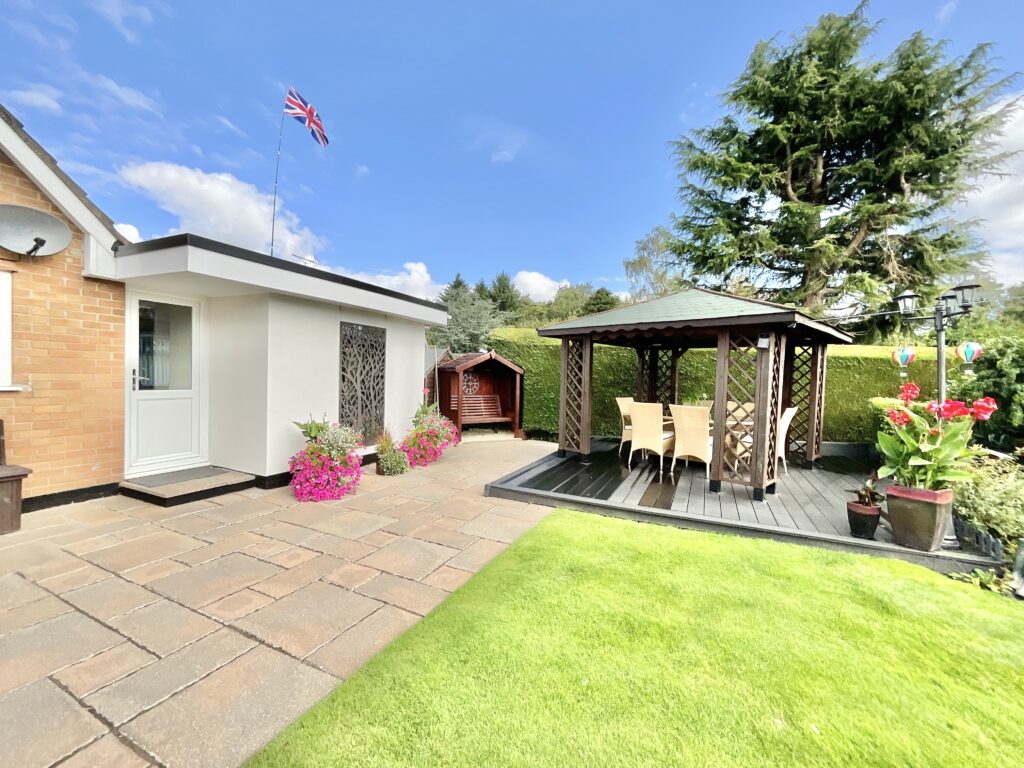 Meadow Lane, Derrington, ST18